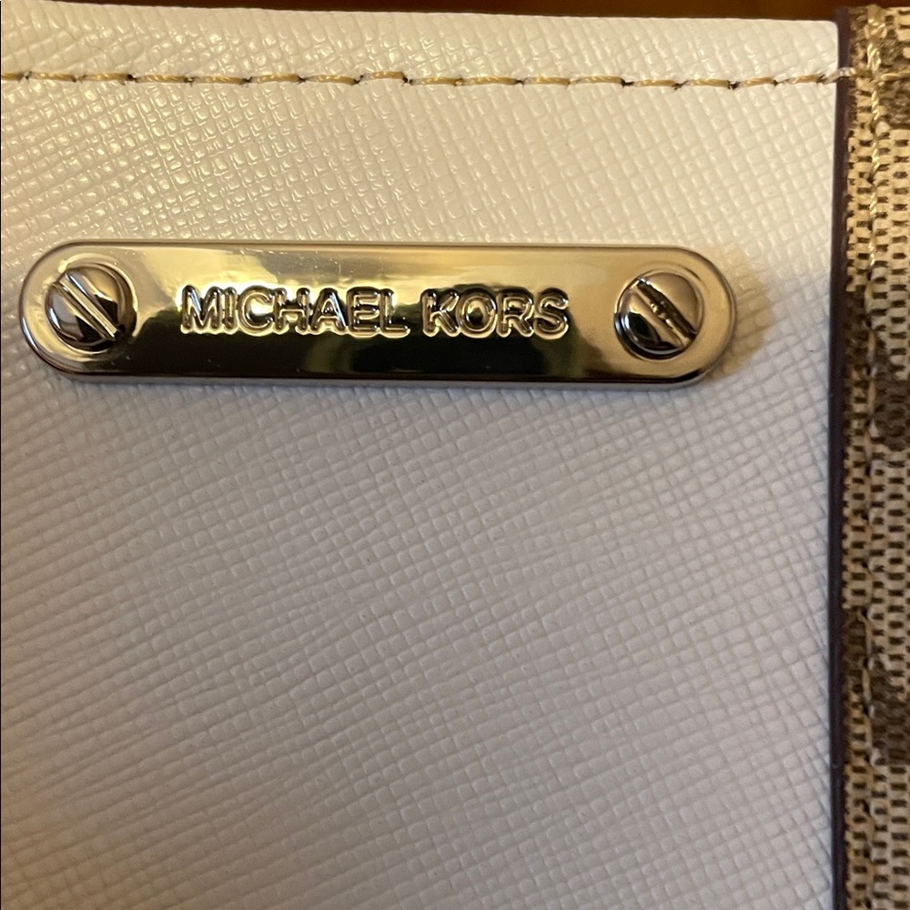 Michael Kors Monogram Beige and White Belt Bag (NWT) - Picture 4 of 4